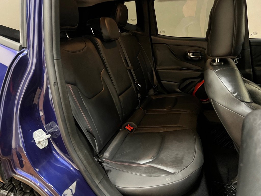 Used 2017 Jeep Renegade Trailhawk w/ Premium Trailhawk Package AWD/4WD image 35