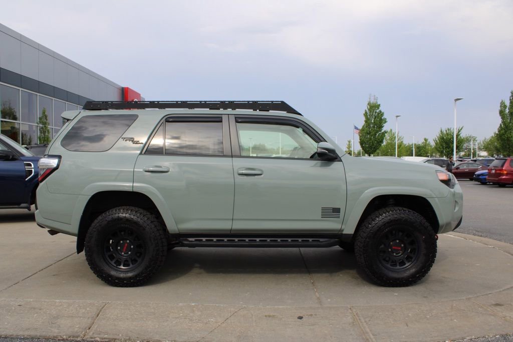 Used 2022 Toyota 4Runner TRD Off-Road Premium w/ Moonroof Package AWD/4WD image 6