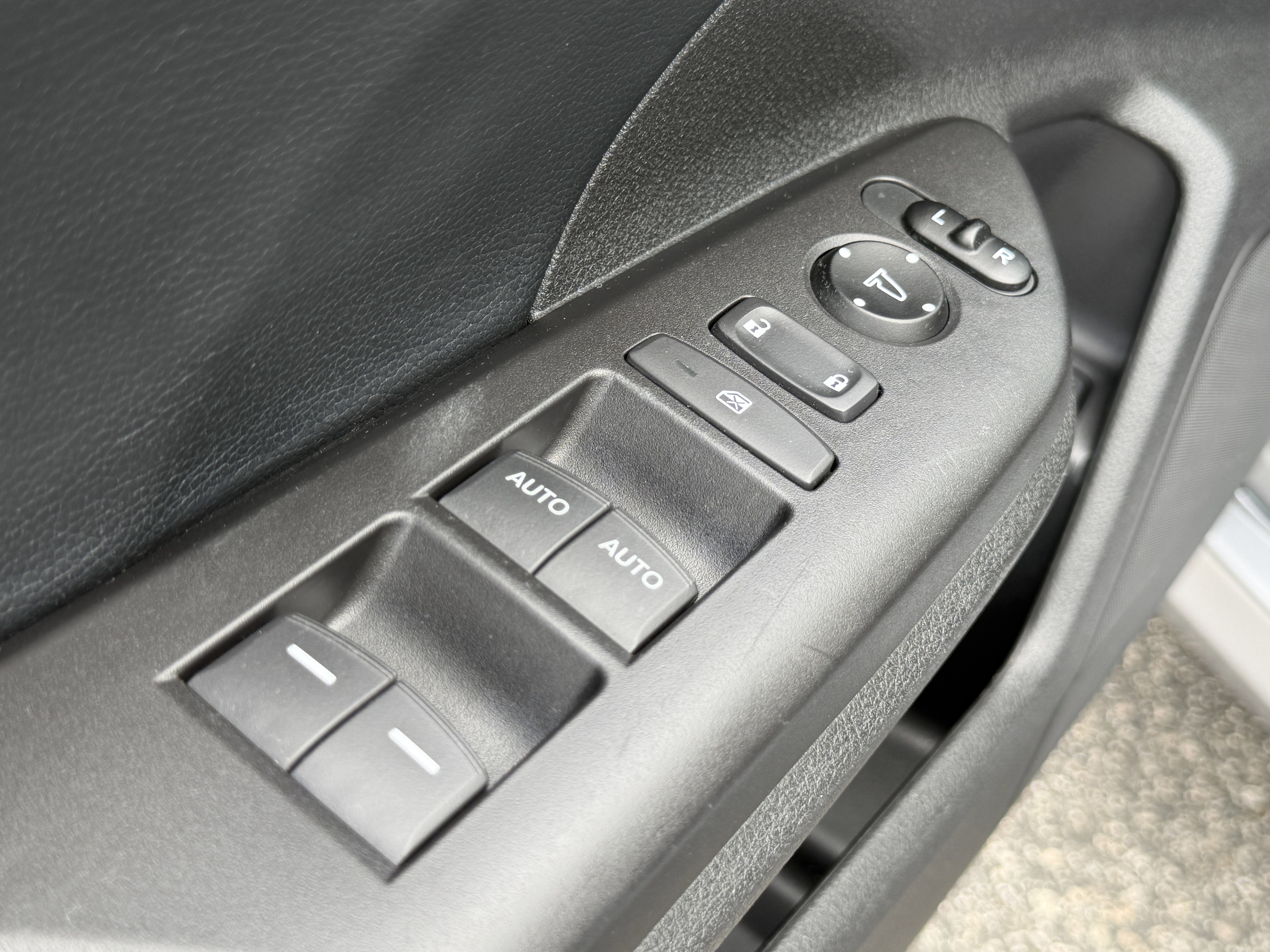 Used 2019 Honda Civic Touring image 14
