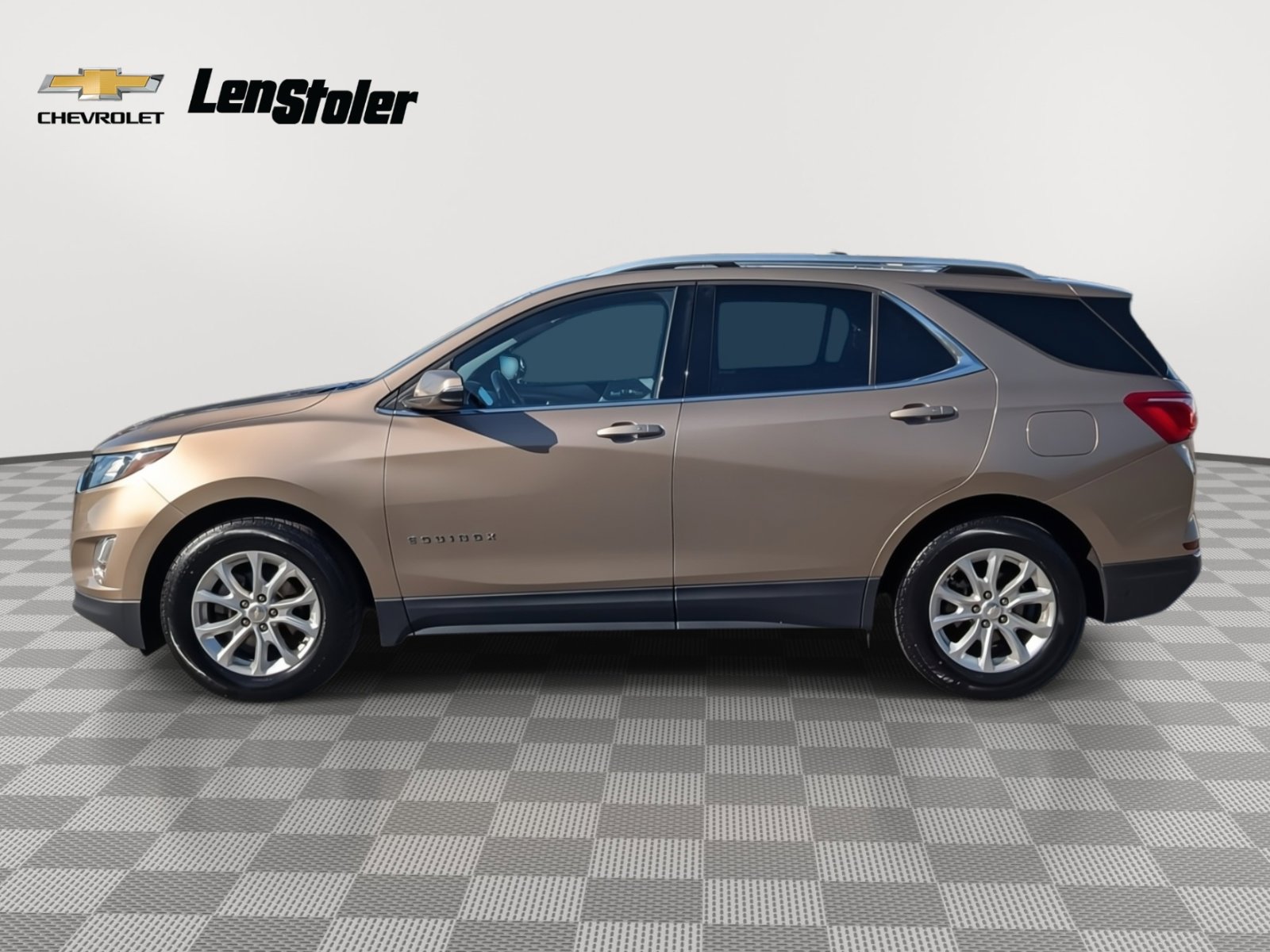 Used 2018 Chevrolet Equinox LT w/ Sun & Infotainment Package image 2