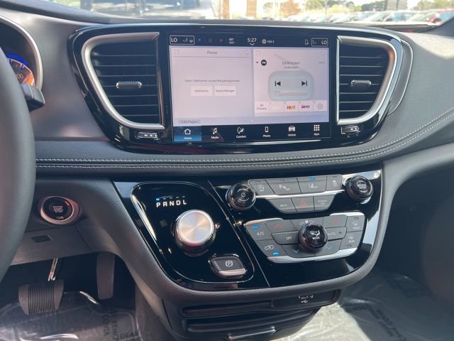 New 2026 Chrysler Pacifica Select image 14