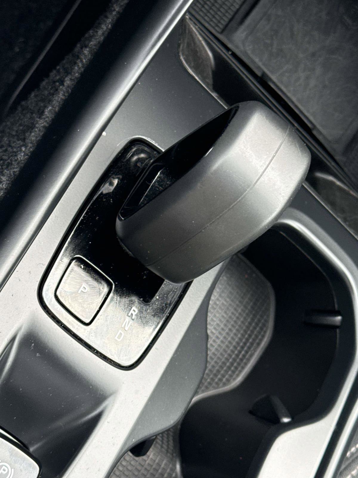 Used 2024 Volvo XC40 B5 Core image 18