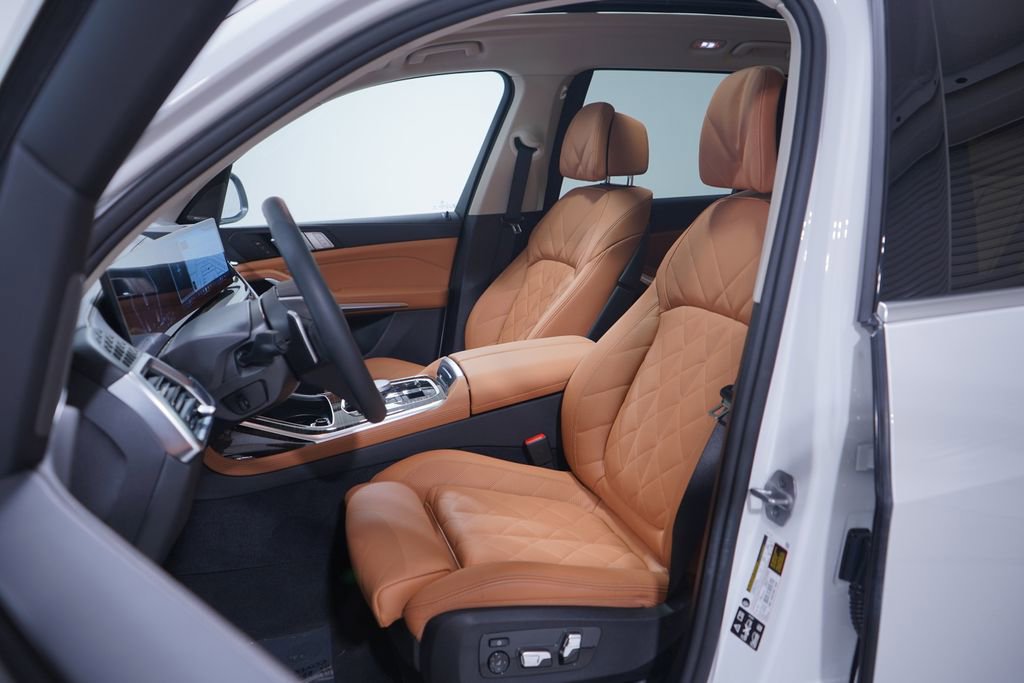 Used 2026 BMW X7 xDrive40i image 7