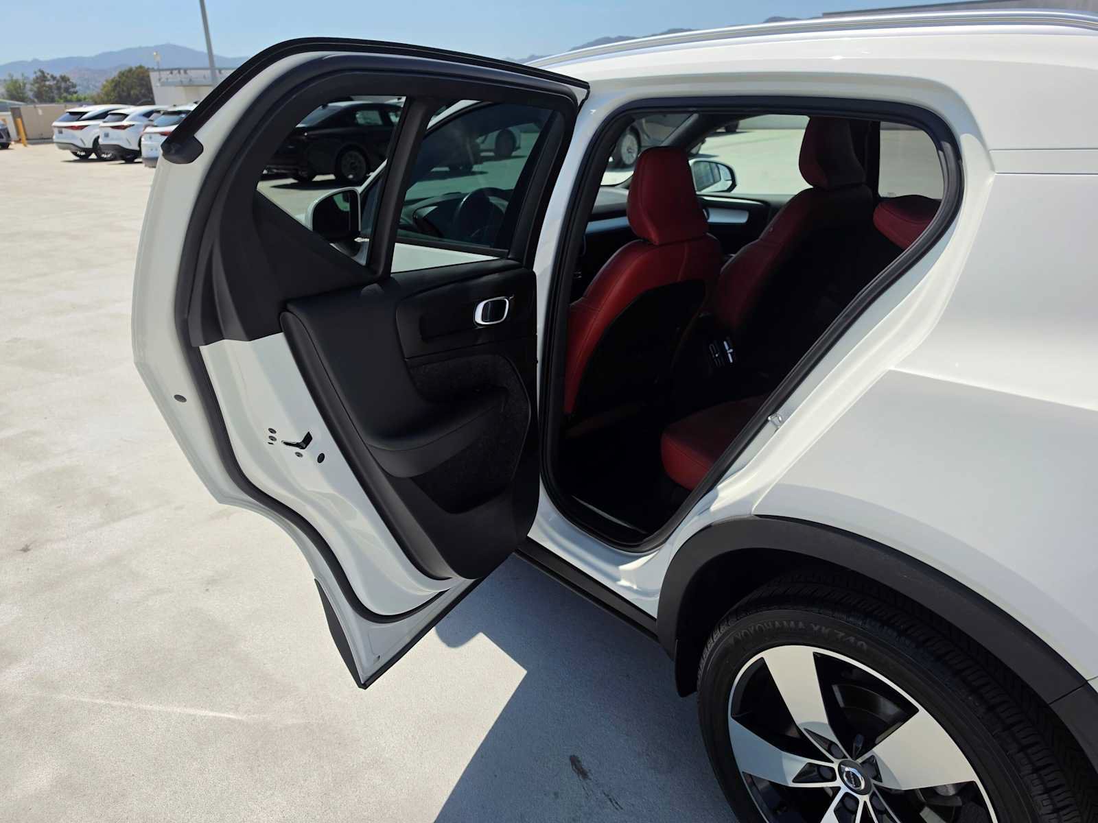 Used 2019 Volvo XC40 T5 Momentum AWD/4WD image 15