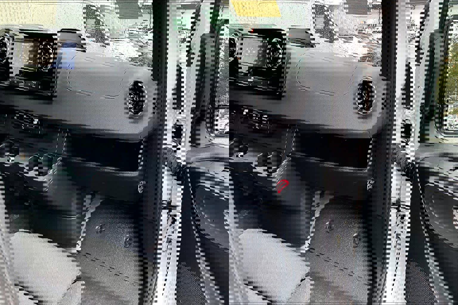 Used 2025 Mercedes-Benz Sprinter 2500 image 19