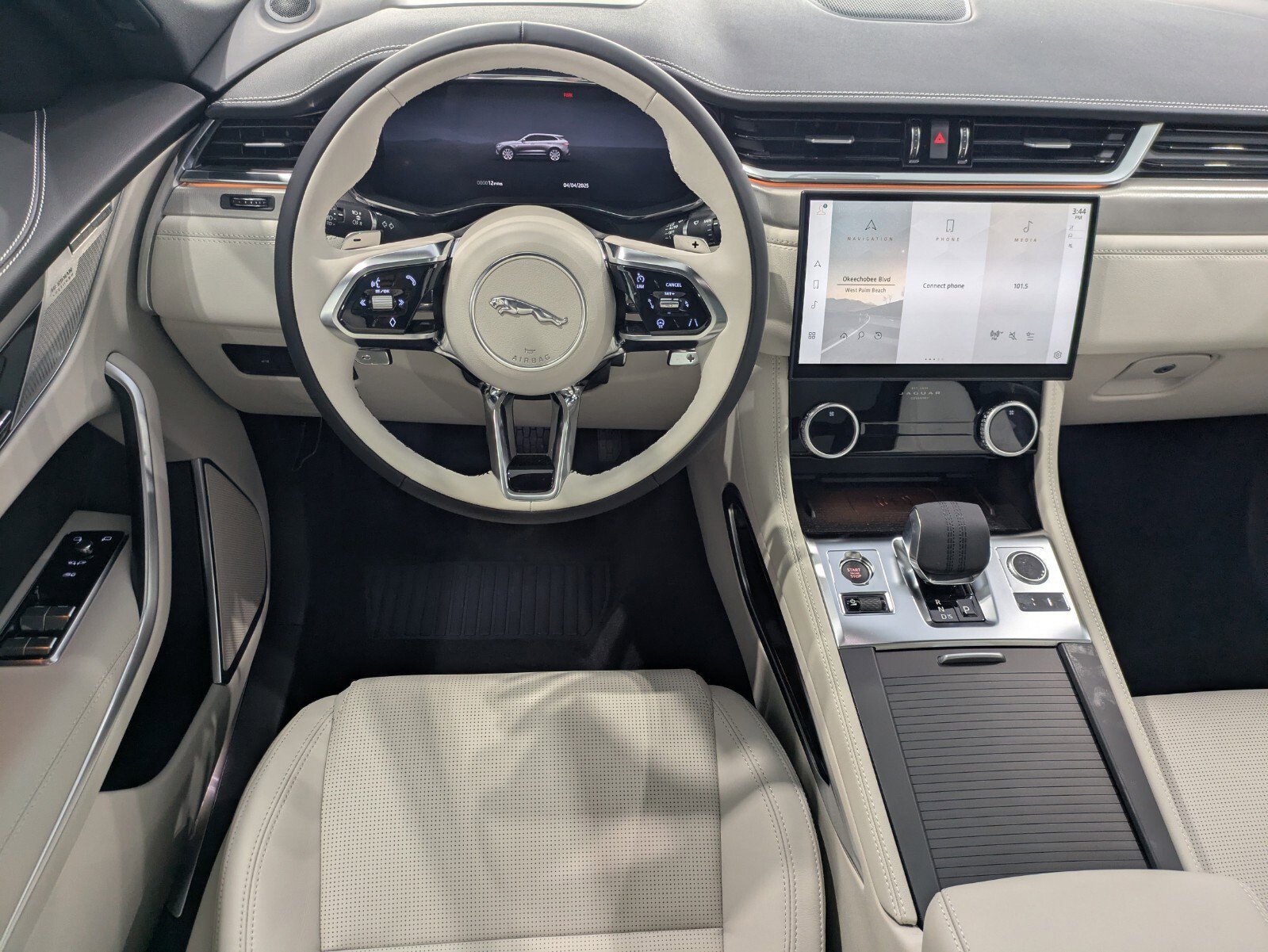 New 2026 Jaguar F-PACE R-Dynamic S image 10