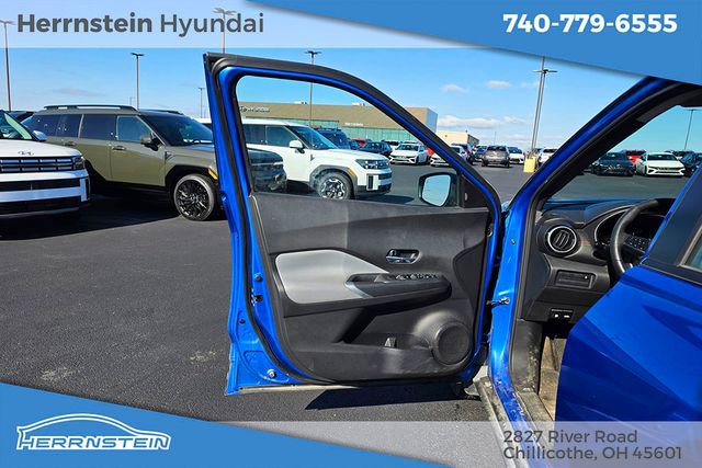 Used 2024 Nissan Kicks SR w/ SR Premium Package FWD image 6