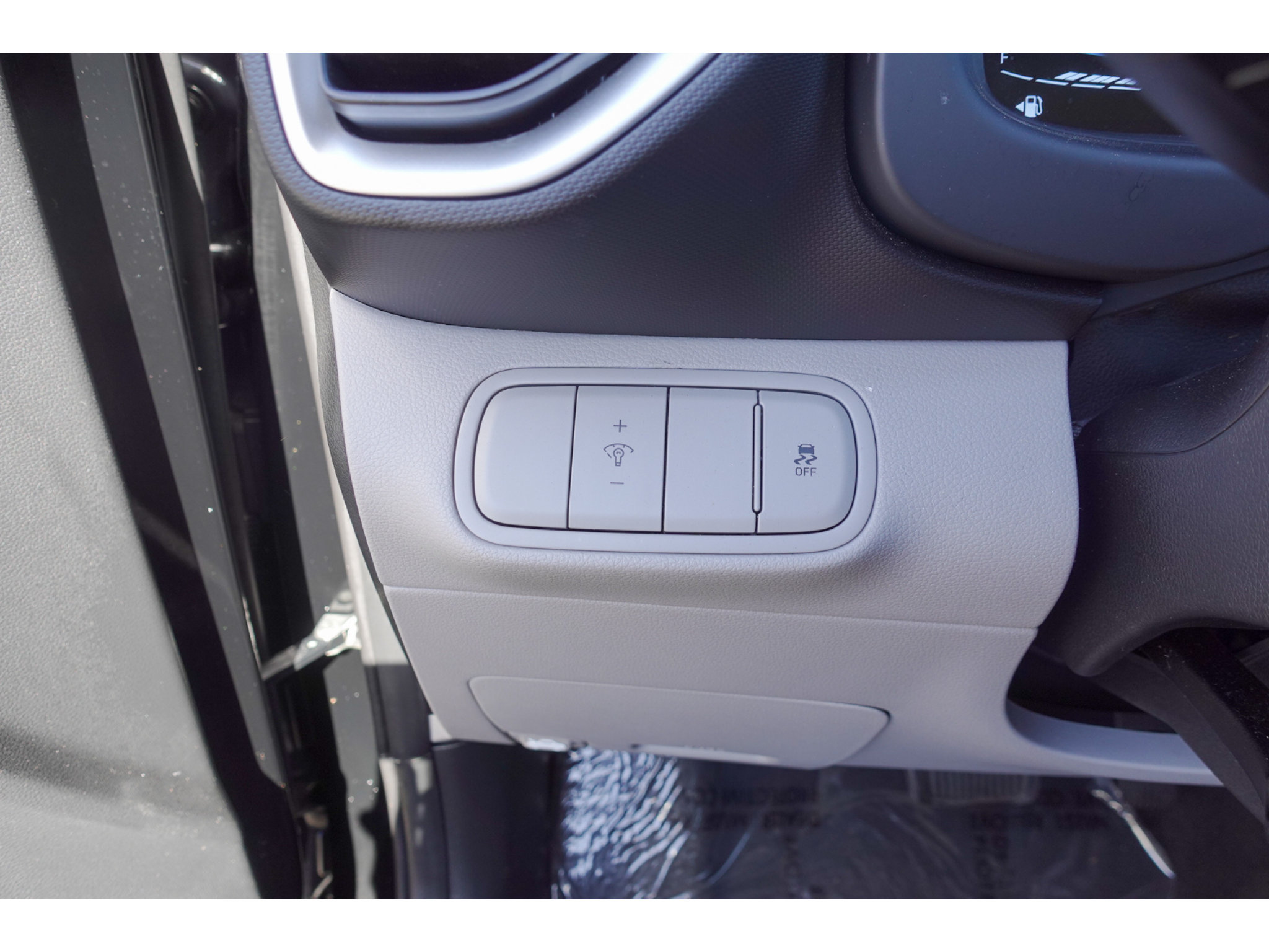 Used 2025 Hyundai Venue SEL FWD image 12