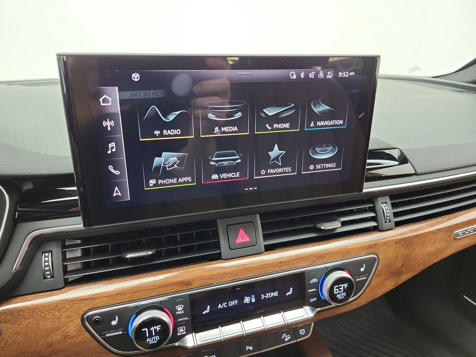 Used 2023 Audi A4 2.0T allroad Premium Plus w/ Premium Plus Package AWD/4WD image 10