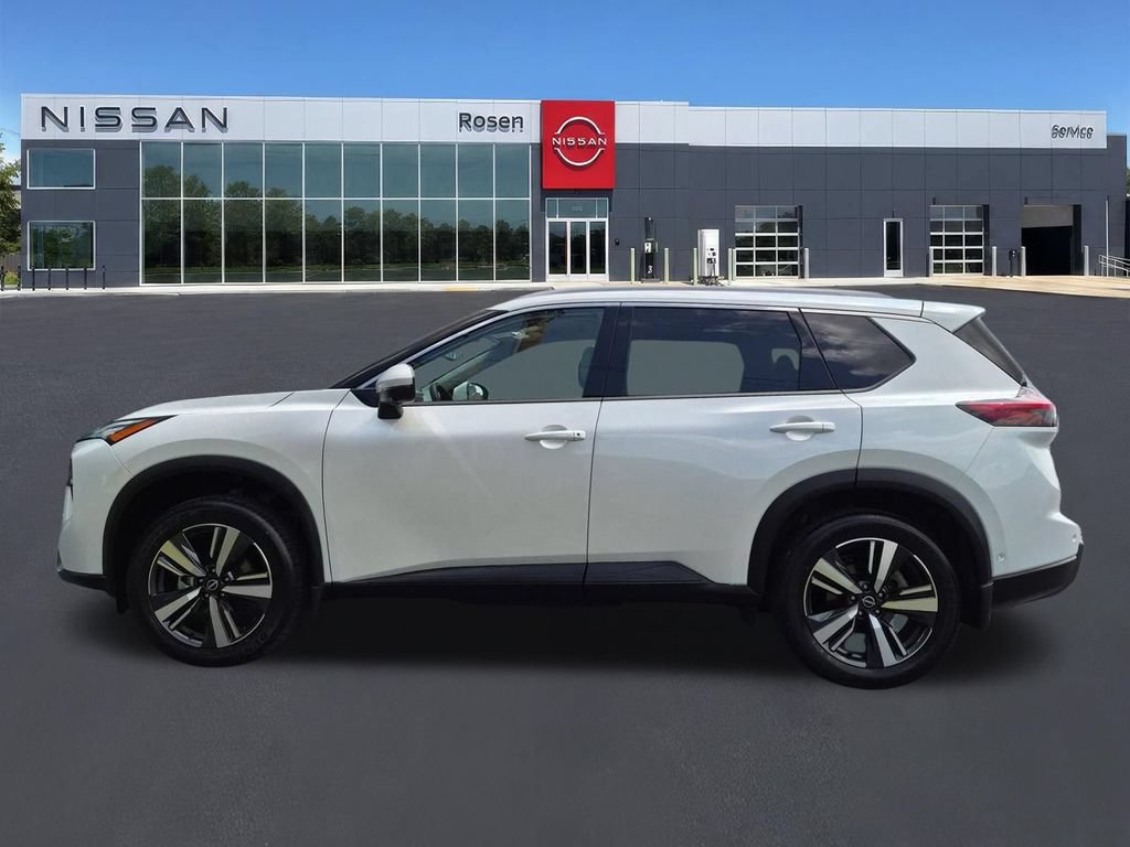 Used 2025 Nissan Rogue SL AWD/4WD image 6