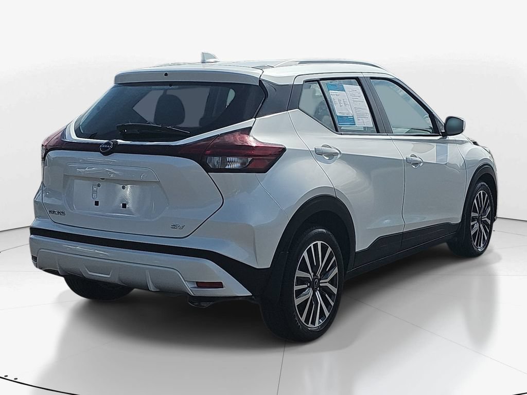 Used 2022 Nissan Kicks SV FWD image 6