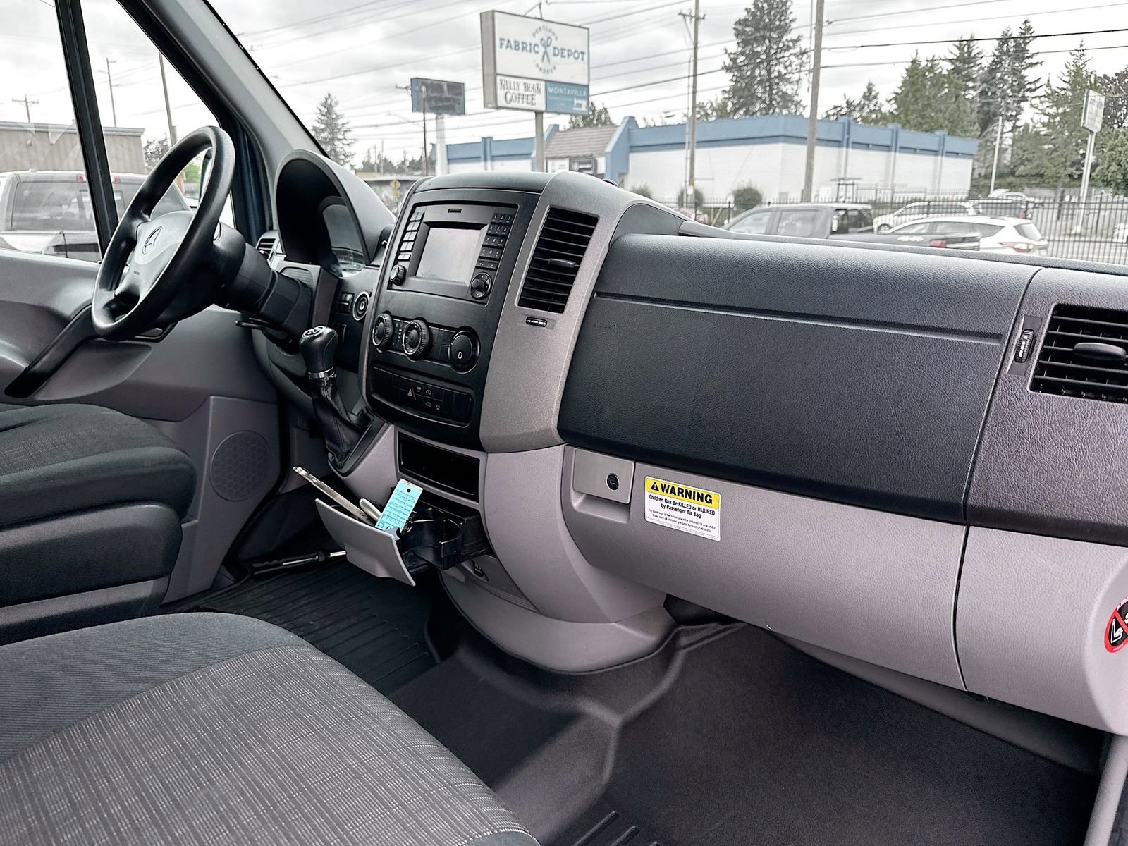 Used 2018 Mercedes-Benz Sprinter 2500 image 27
