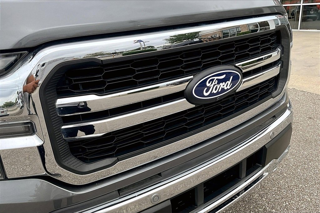 Used 2024 Ford F150 Lariat w/ Mobile Office Package image 28