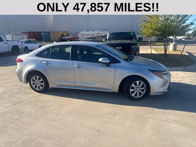 Used 2024 Toyota Corolla LE FWD image 2