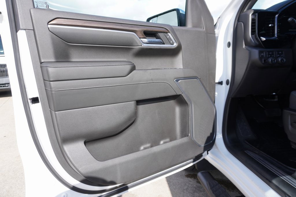 Used 2022 Chevrolet Silverado 1500 LT w/ Convenience Package II image 8