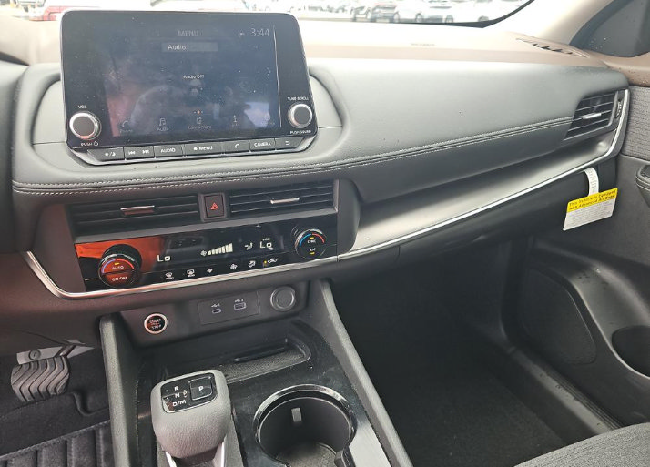 Used 2023 Nissan Rogue SV FWD image 13