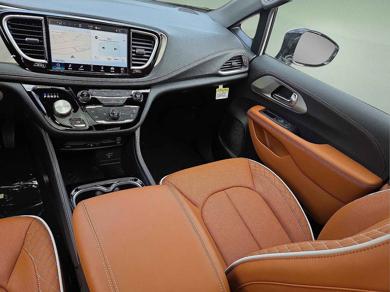 New 2026 Chrysler Pacifica Pinnacle AWD/4WD image 13