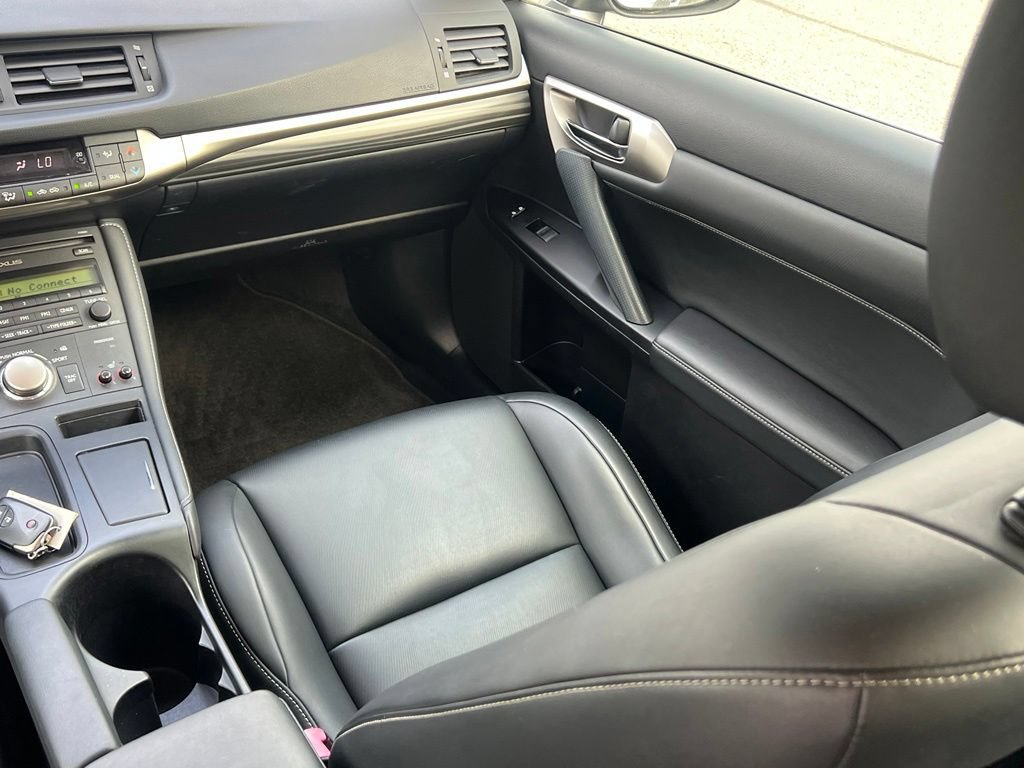 Used 2015 Lexus CT 200h w/ Seat Comfort Package FWD image 20