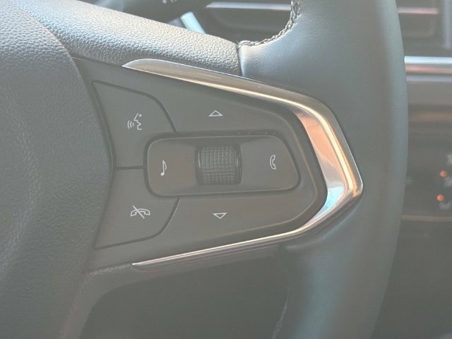 Used 2025 Chevrolet Trax ACTIV w/ Driver Confidence Package FWD image 28