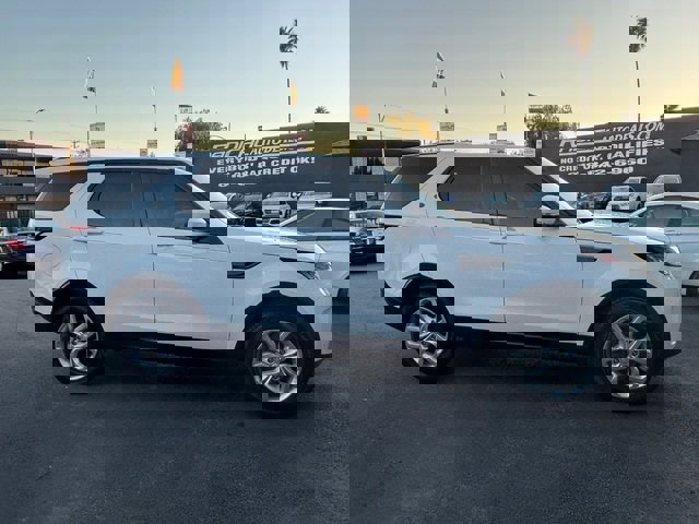 Used 2017 Land Rover Discovery SE image 22