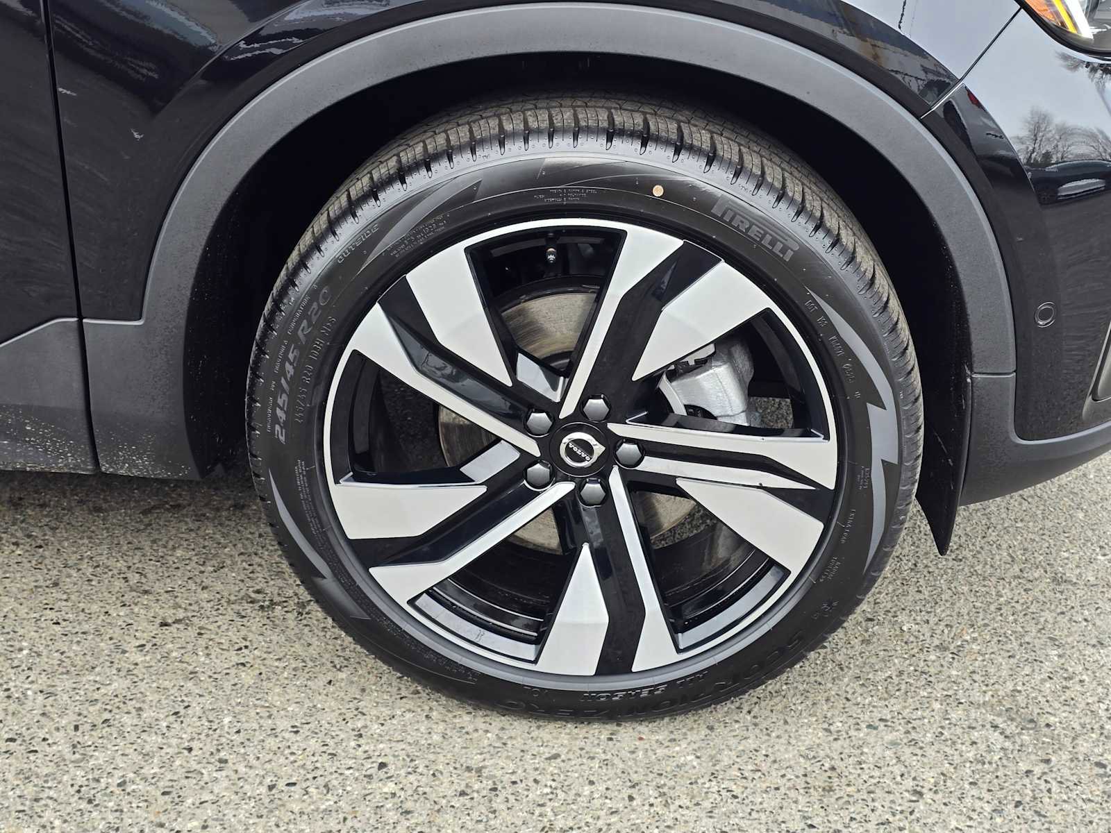 New 2026 Volvo XC40 B5 Ultra w/ Climate Package image 9