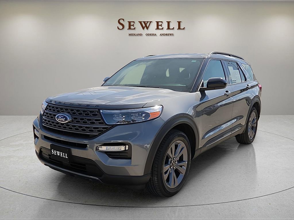Used 2024 Ford Explorer XLT w/ Equipment Group 202A image 1