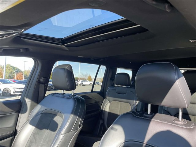 Used 2024 Jeep Grand Cherokee L Altitude image 2