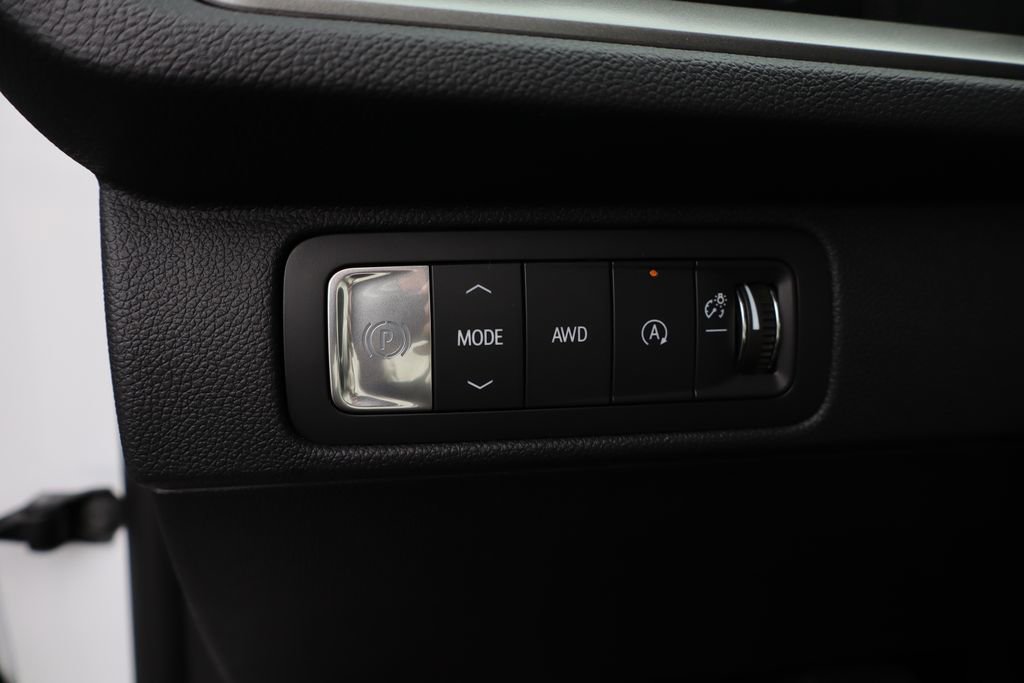 New 2026 Chevrolet Traverse LT w/ Sun and Wheel Package image 12