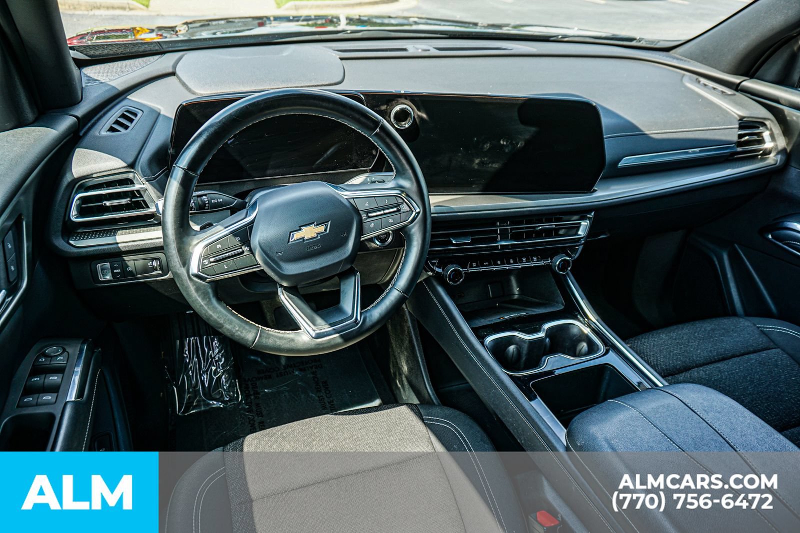 Used 2025 Chevrolet Traverse LT FWD image 30