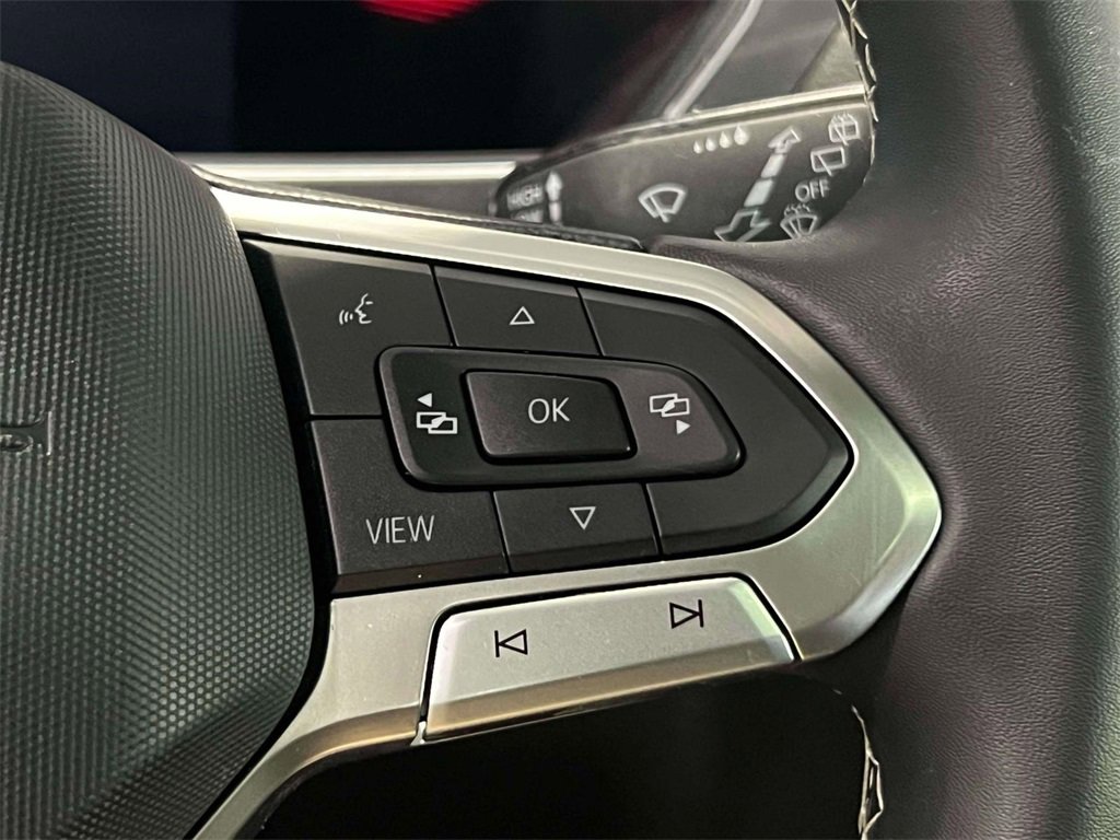 Used 2023 Volkswagen Tiguan SE R-Line image 25