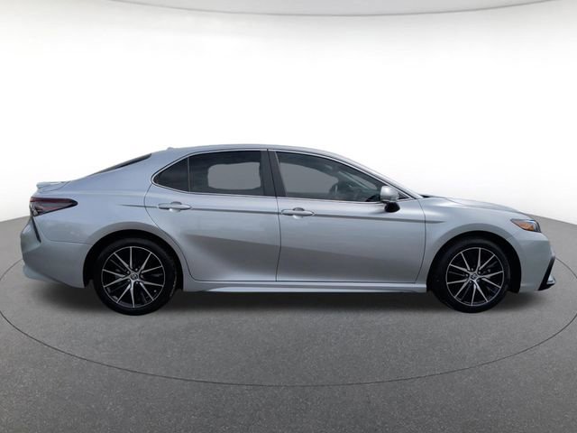 Used 2024 Toyota Camry SE w/ Convenience Package FWD image 7