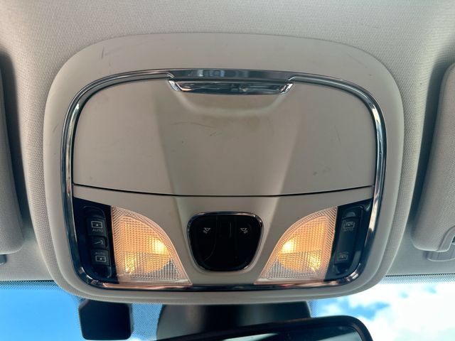 Used 2019 Jeep Cherokee Overland AWD/4WD image 41