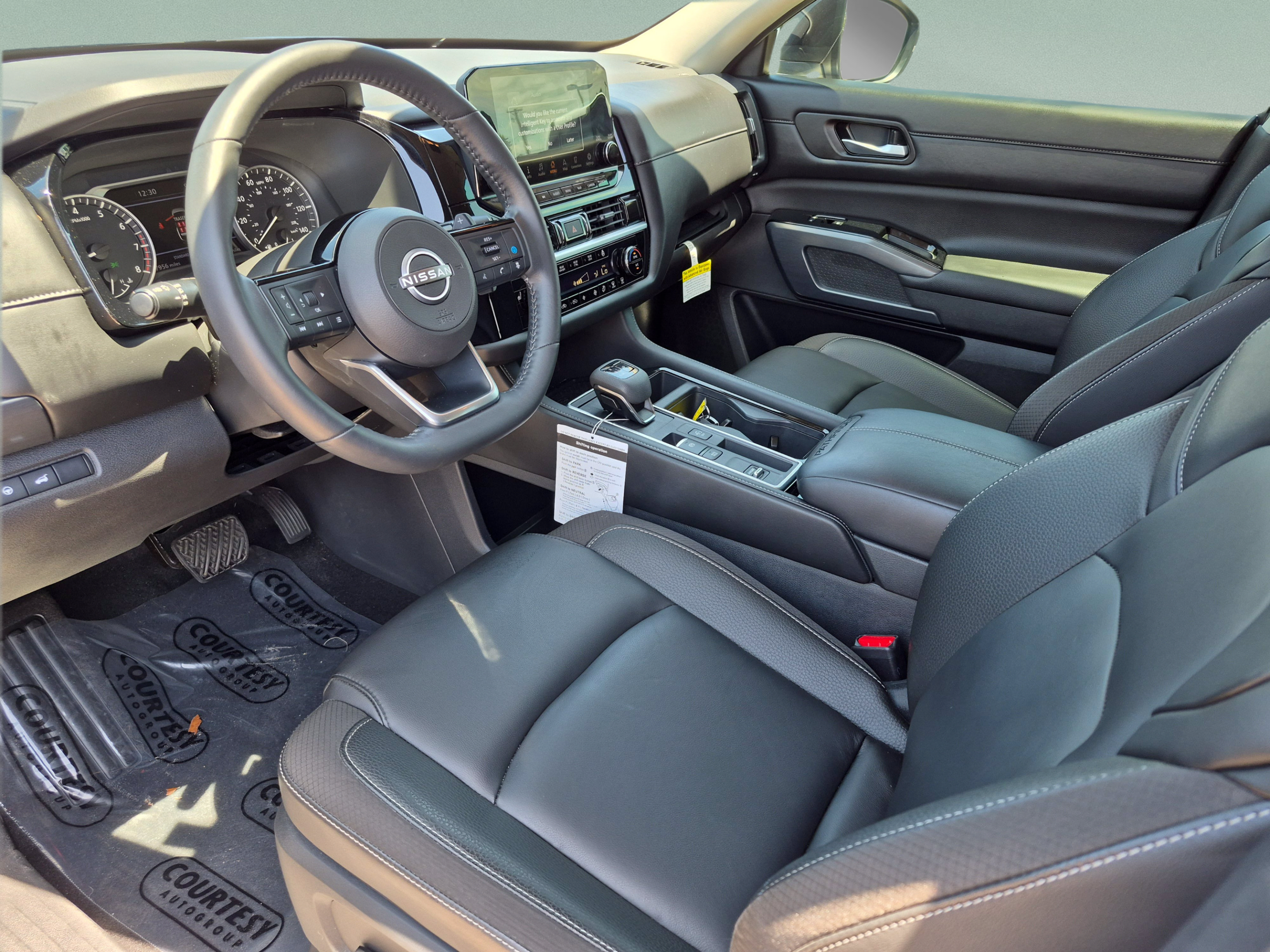 Certified 2025 Nissan Pathfinder SL FWD image 21