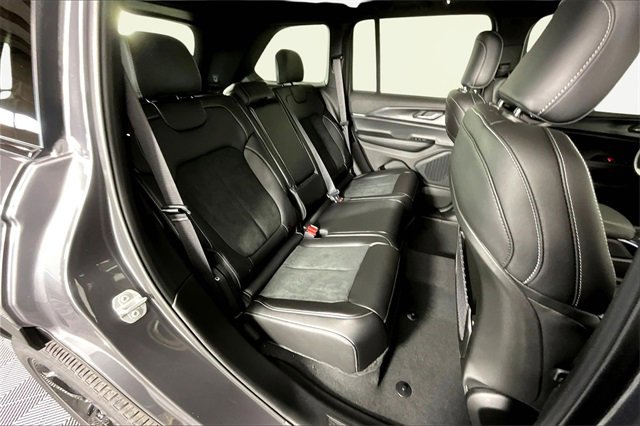 New 2025 Jeep Grand Cherokee Altitude image 11