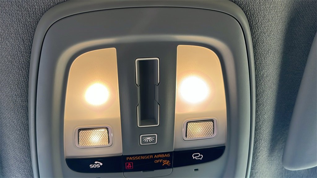 Certified 2025 Volvo XC40 B5 Plus image 16