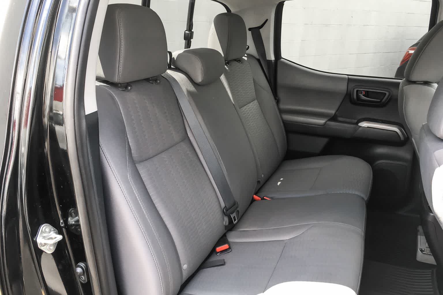 Used 2016 Toyota Tacoma SR5 RWD image 13