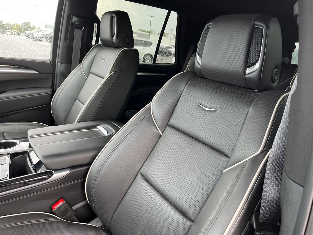 Used 2025 Cadillac Escalade Sport w/ Touring Package AWD/4WD image 12