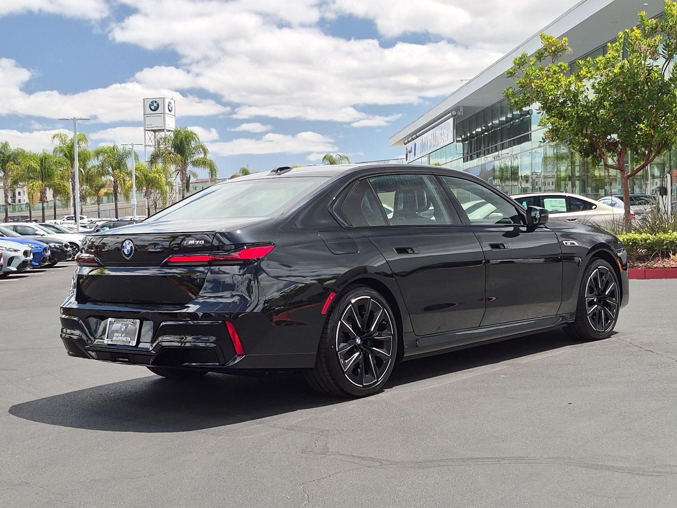 New 2026 BMW i7 M70 w/ Executive Package AWD/4WD image 10