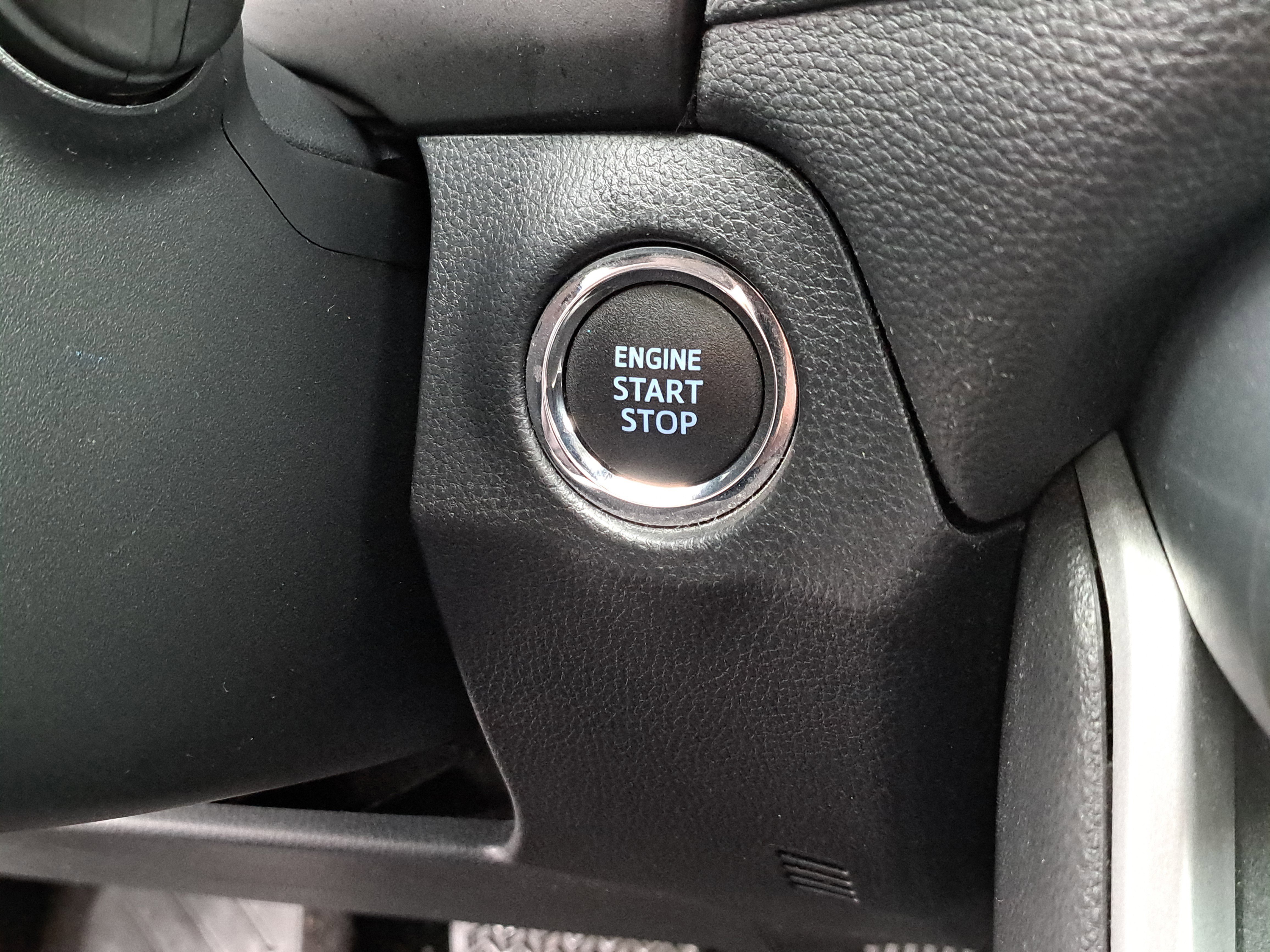 Used 2021 Toyota RAV4 XLE image 24