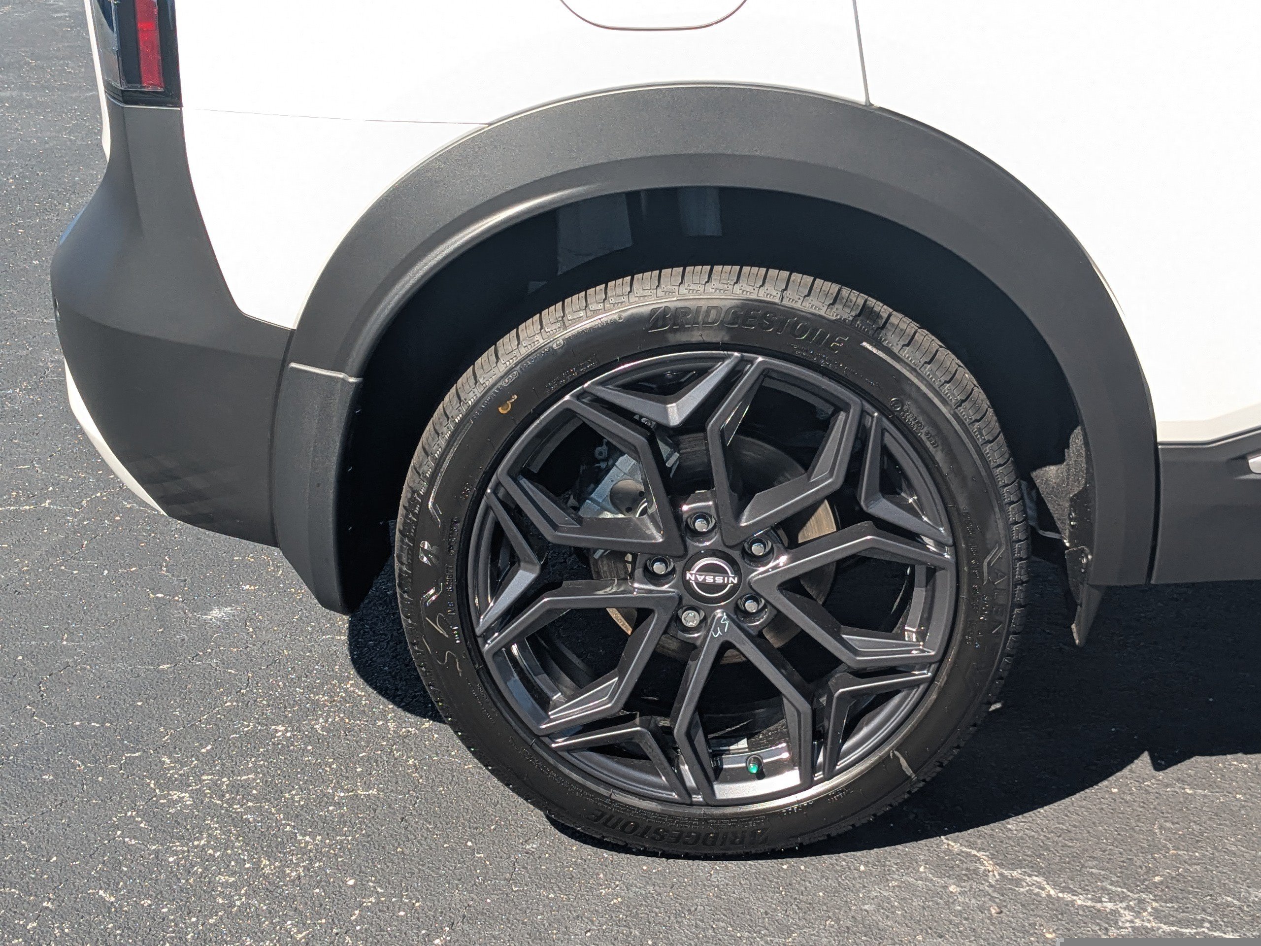 New 2027 Nissan Kicks SR FWD image 11
