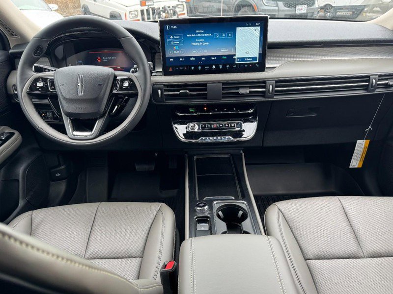 New 2026 Lincoln Corsair Premiere FWD image 9