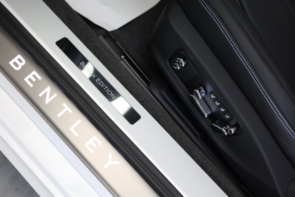 Used 2025 Bentley Continental GTC image 46