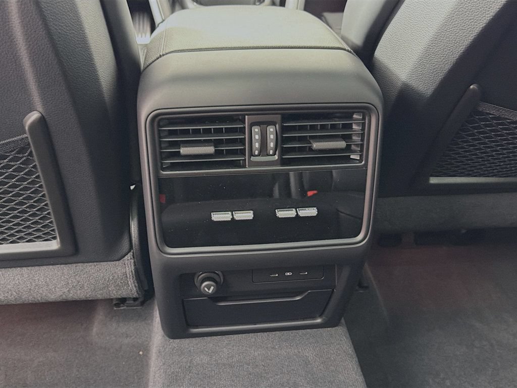 Certified 2025 Porsche Cayenne S AWD/4WD image 29