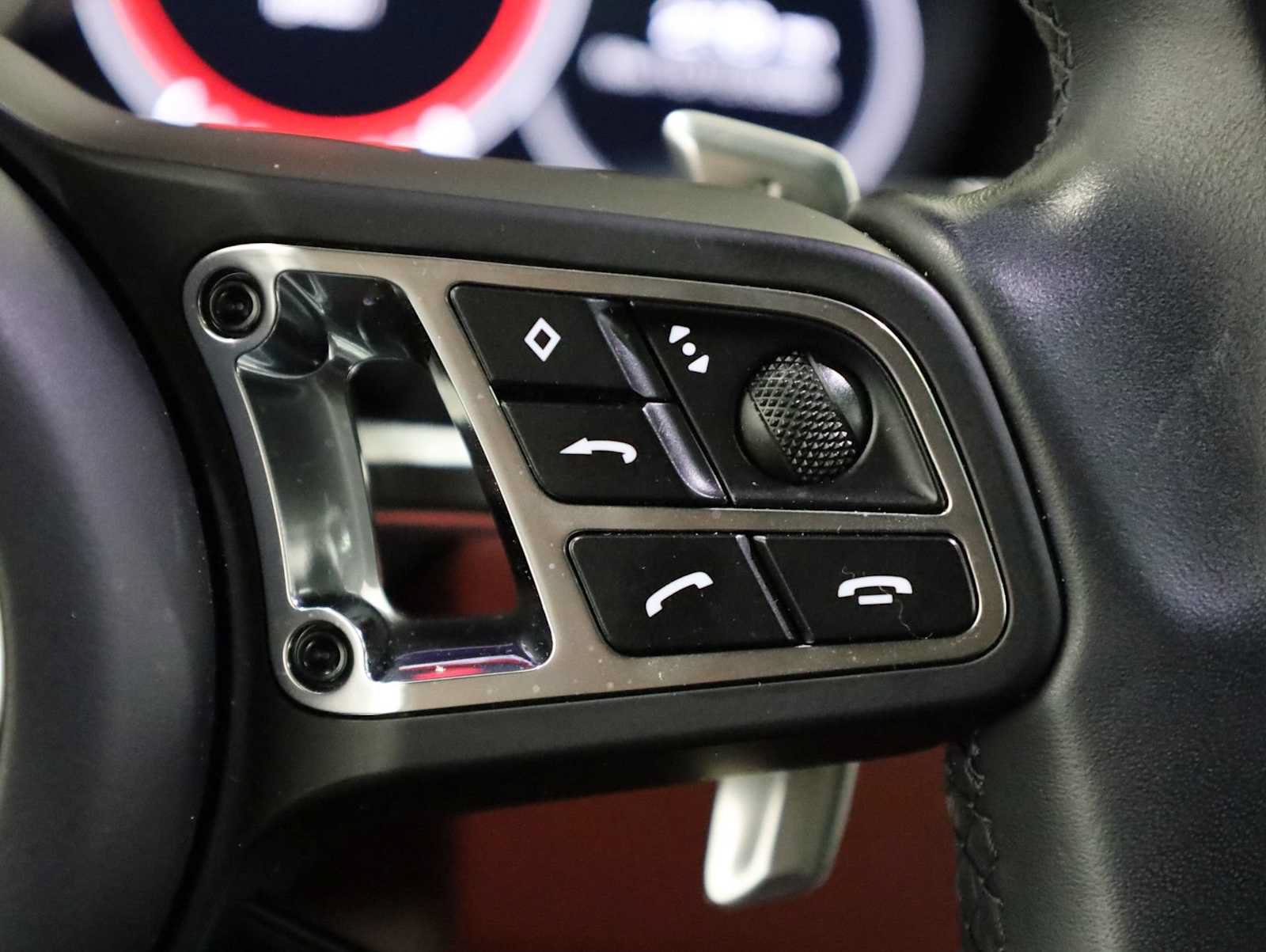 Used 2019 Porsche Cayenne Turbo AWD/4WD image 28