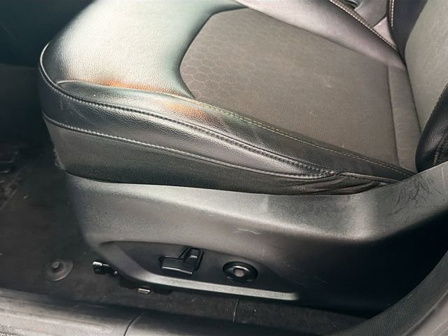 Used 2017 Jeep Compass Latitude w/ Popular Equipment Group image 18