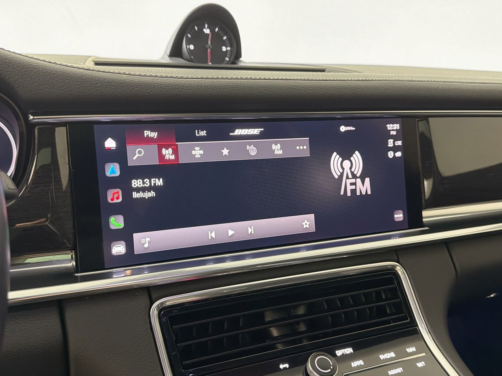 Certified 2023 Porsche Panamera Platinum Edition image 21