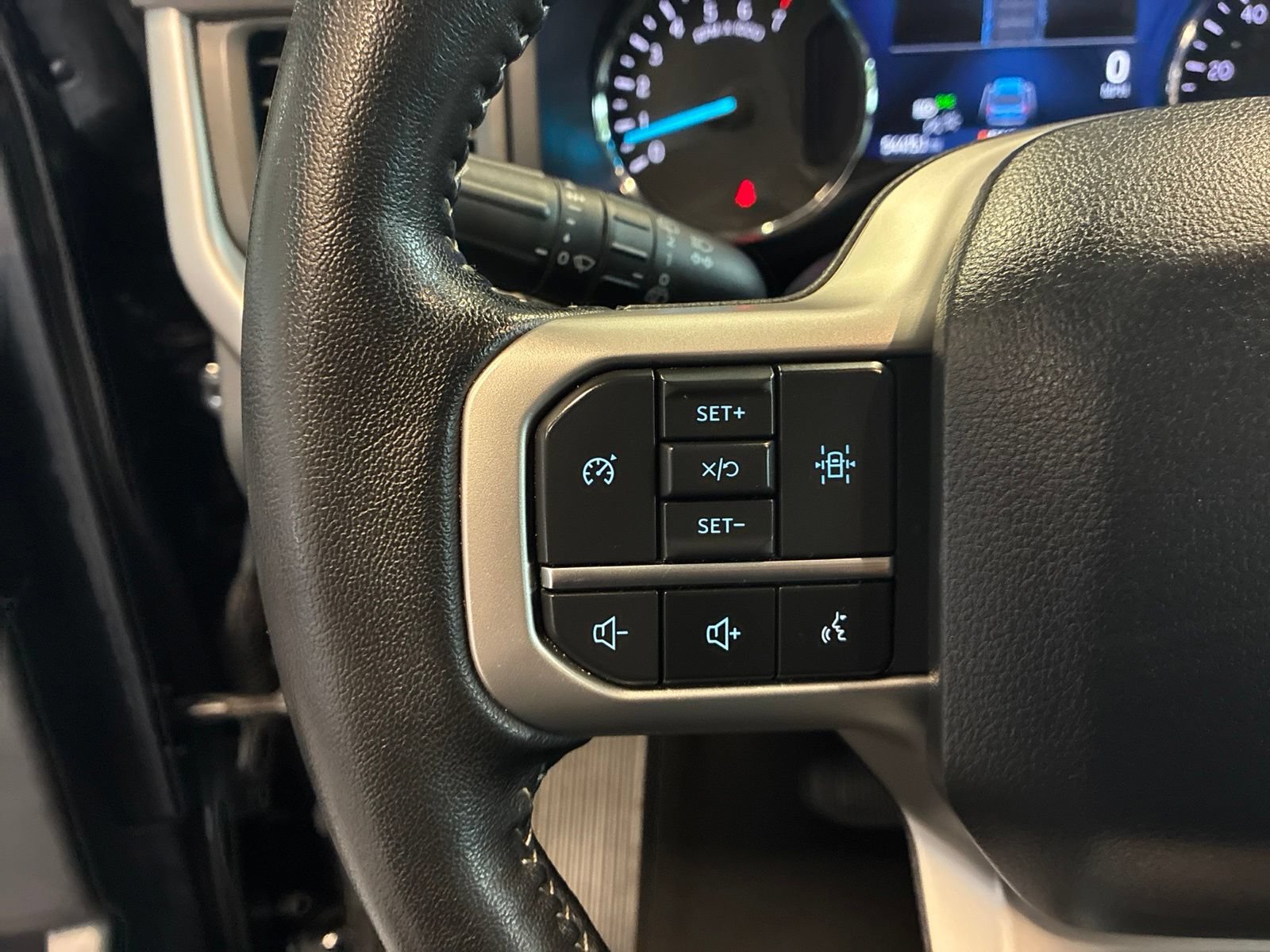 Used 2024 Ford Expedition XLT AWD/4WD image 25