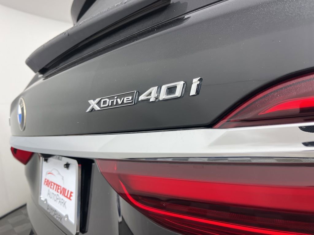 Used 2022 BMW X7 xDrive40i w/ Parking Assistance Package image 4