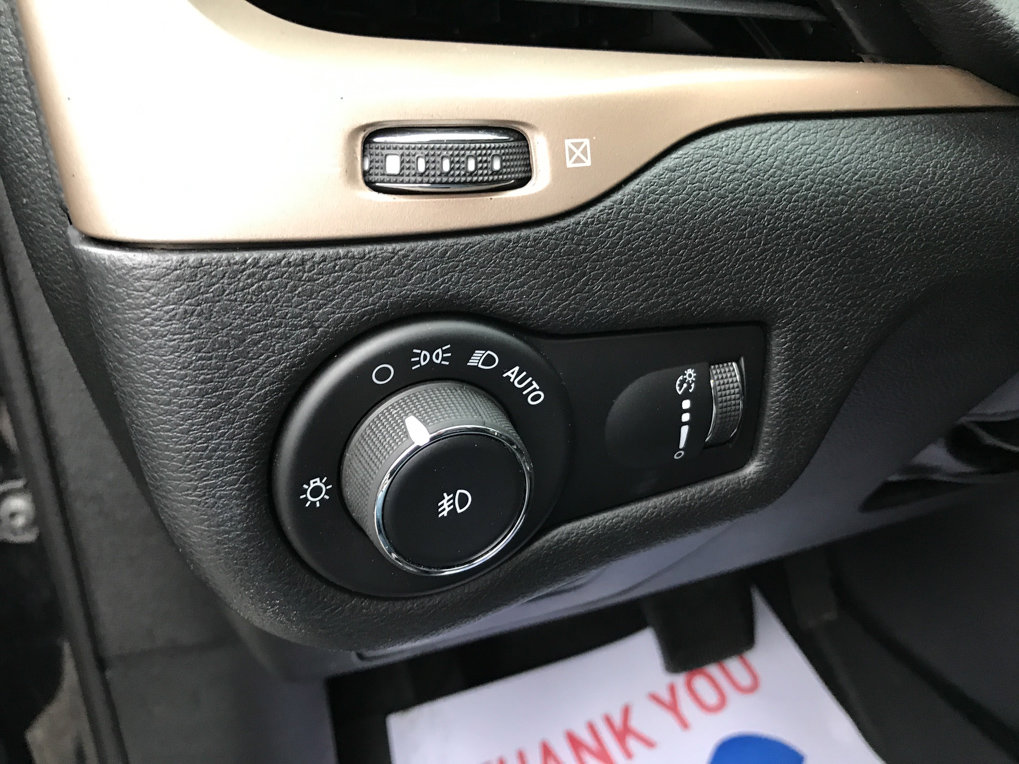 Used 2018 Jeep Cherokee Latitude image 13