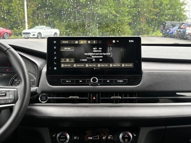 Used 2025 Mitsubishi Outlander SE FWD image 17